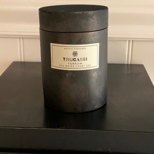 THUCASSI Ferum “Sea Water Foam” #503 Candle 8.8oz Distressed Iron Container
